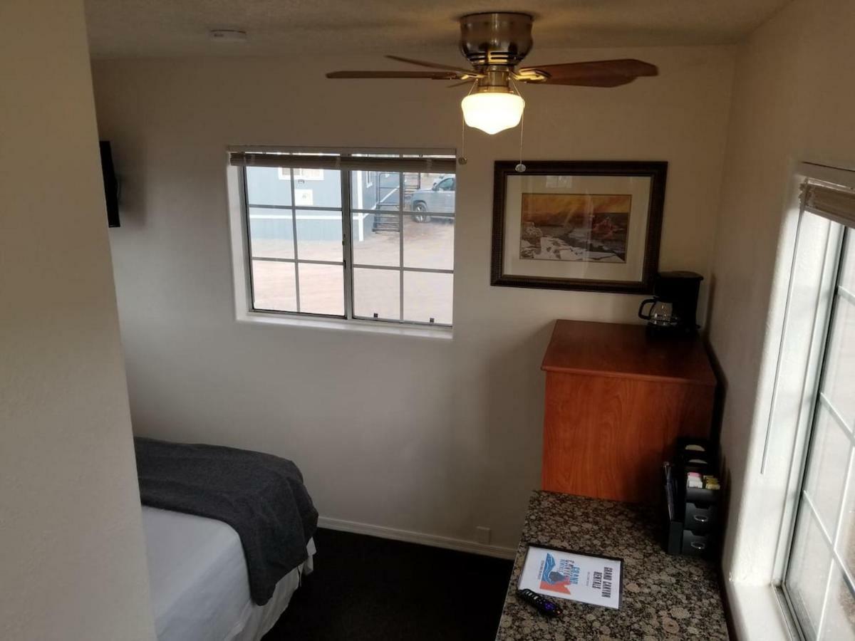 072A Affordable Getaway Near South Rim Sleeps 4- No Kitchenette Villa Valle Luaran gambar